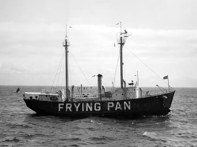 Photograph, 1949: the lightship FRYING PAN on station in open water.